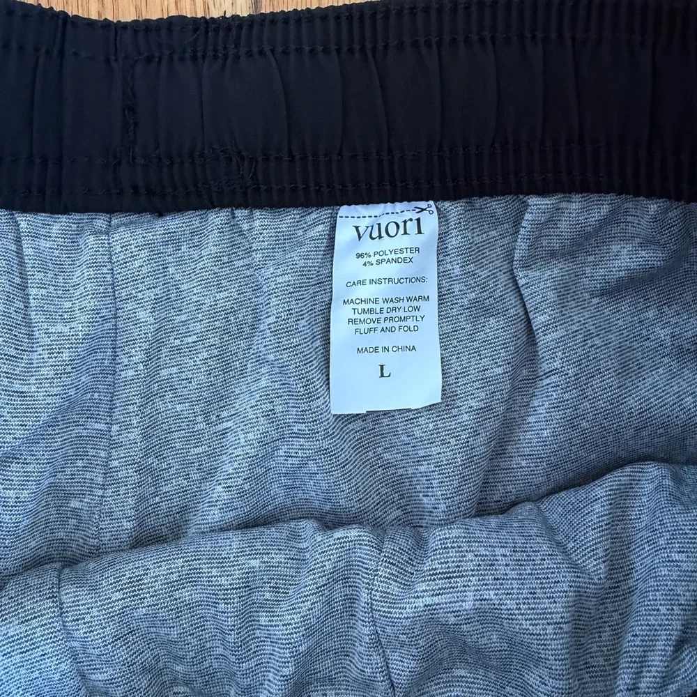 Vuori Kori Lined Shorts - 7” Inseam - Black - Picture 3 of 7